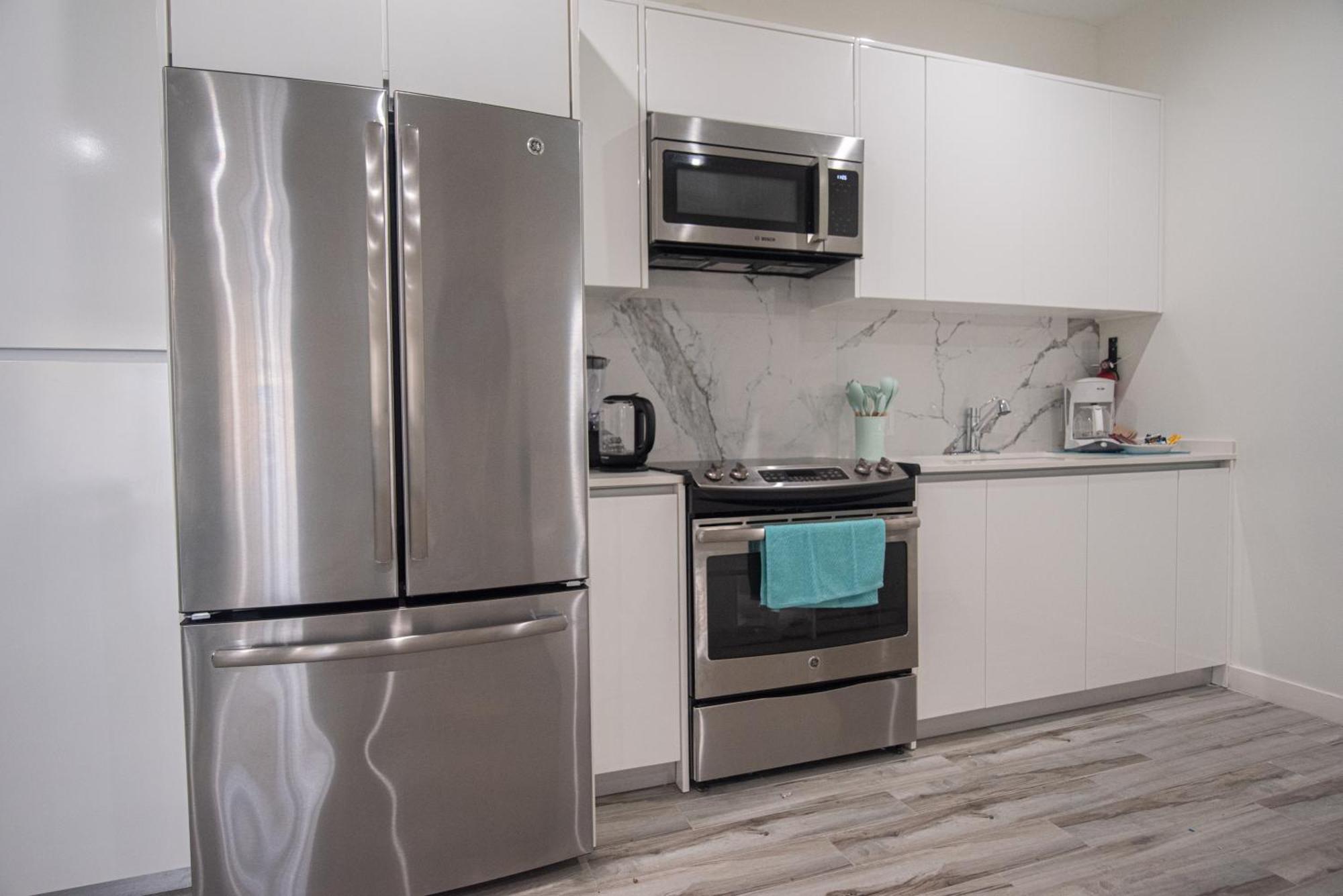 The Cove - Condo Hotel - Palm Beach Strip 외부 사진