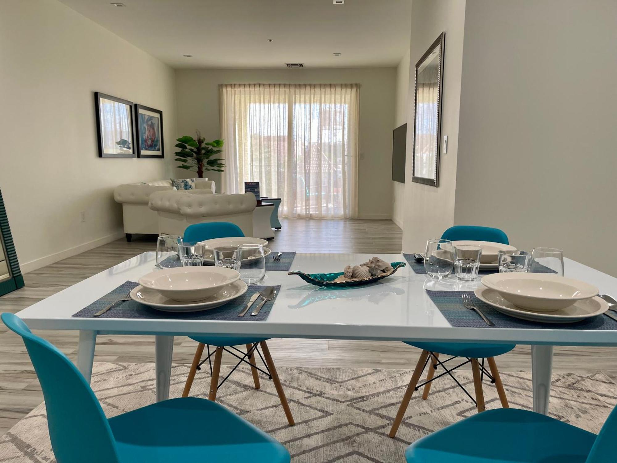 The Cove - Condo Hotel - Palm Beach Strip 외부 사진