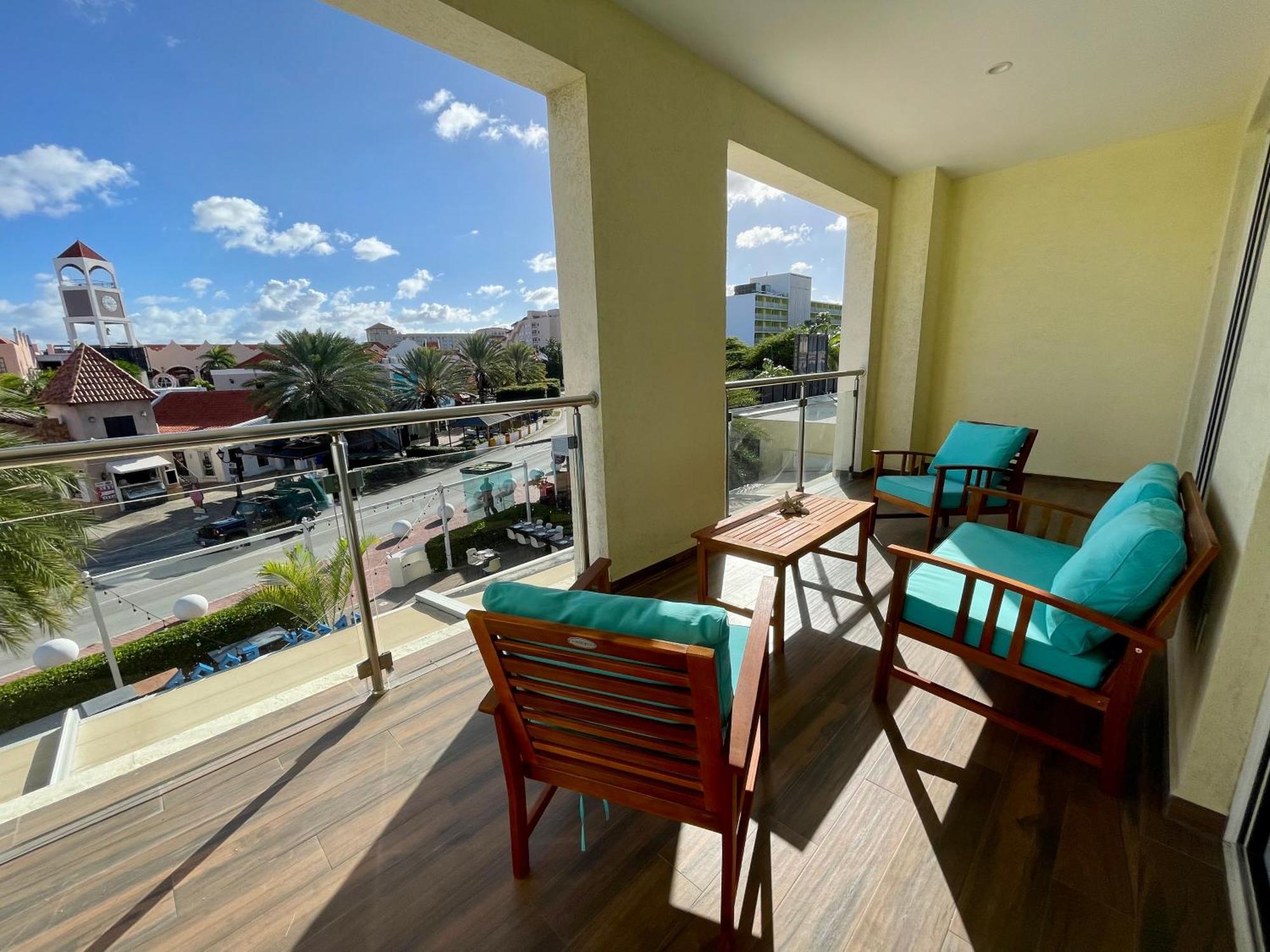 The Cove - Condo Hotel - Palm Beach Strip 외부 사진