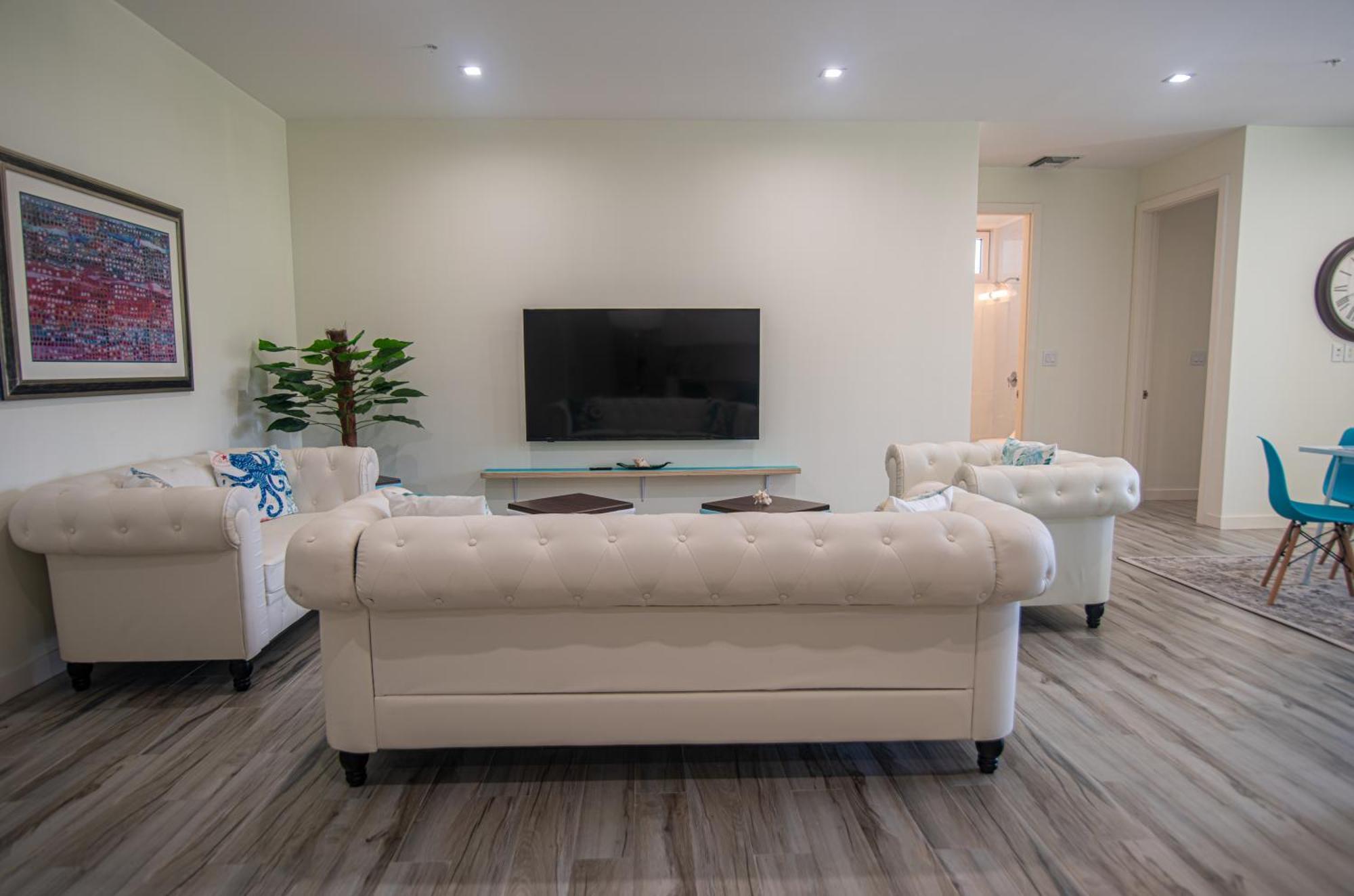 The Cove - Condo Hotel - Palm Beach Strip 외부 사진