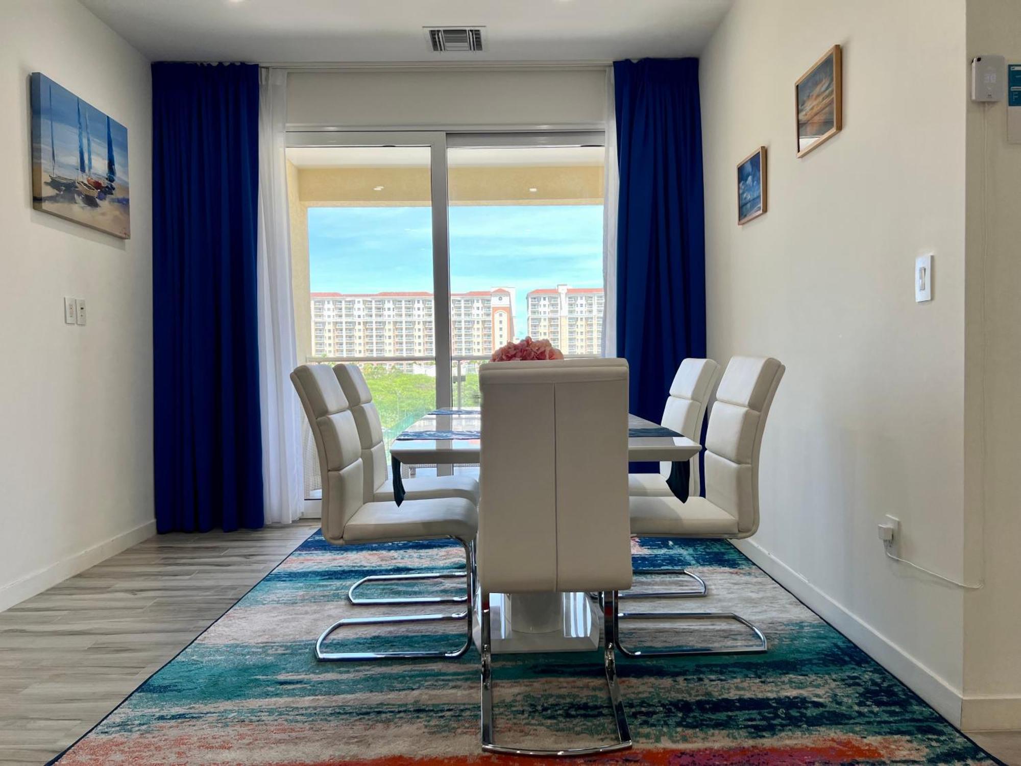 The Cove - Condo Hotel - Palm Beach Strip 객실 사진