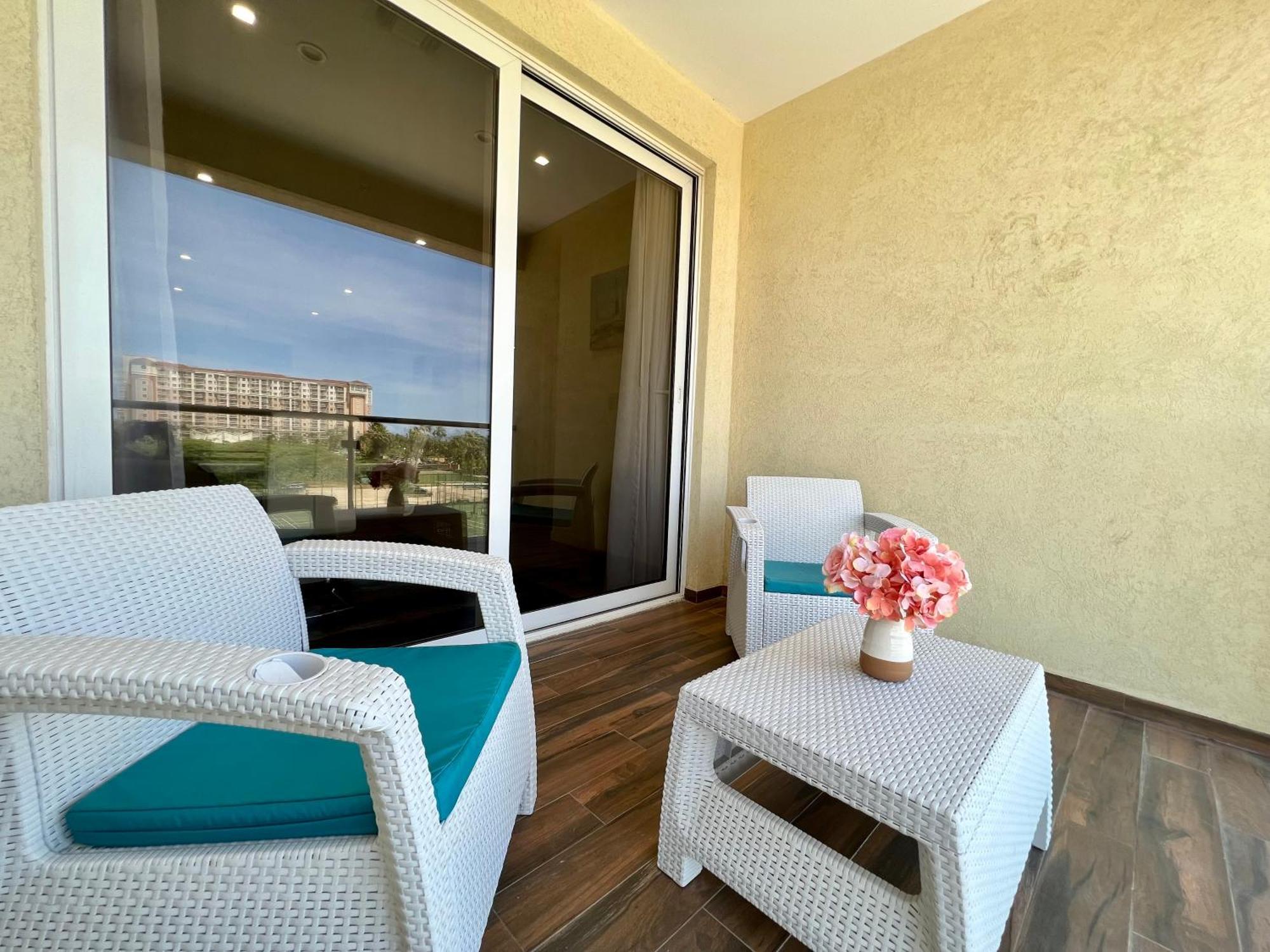 The Cove - Condo Hotel - Palm Beach Strip 객실 사진