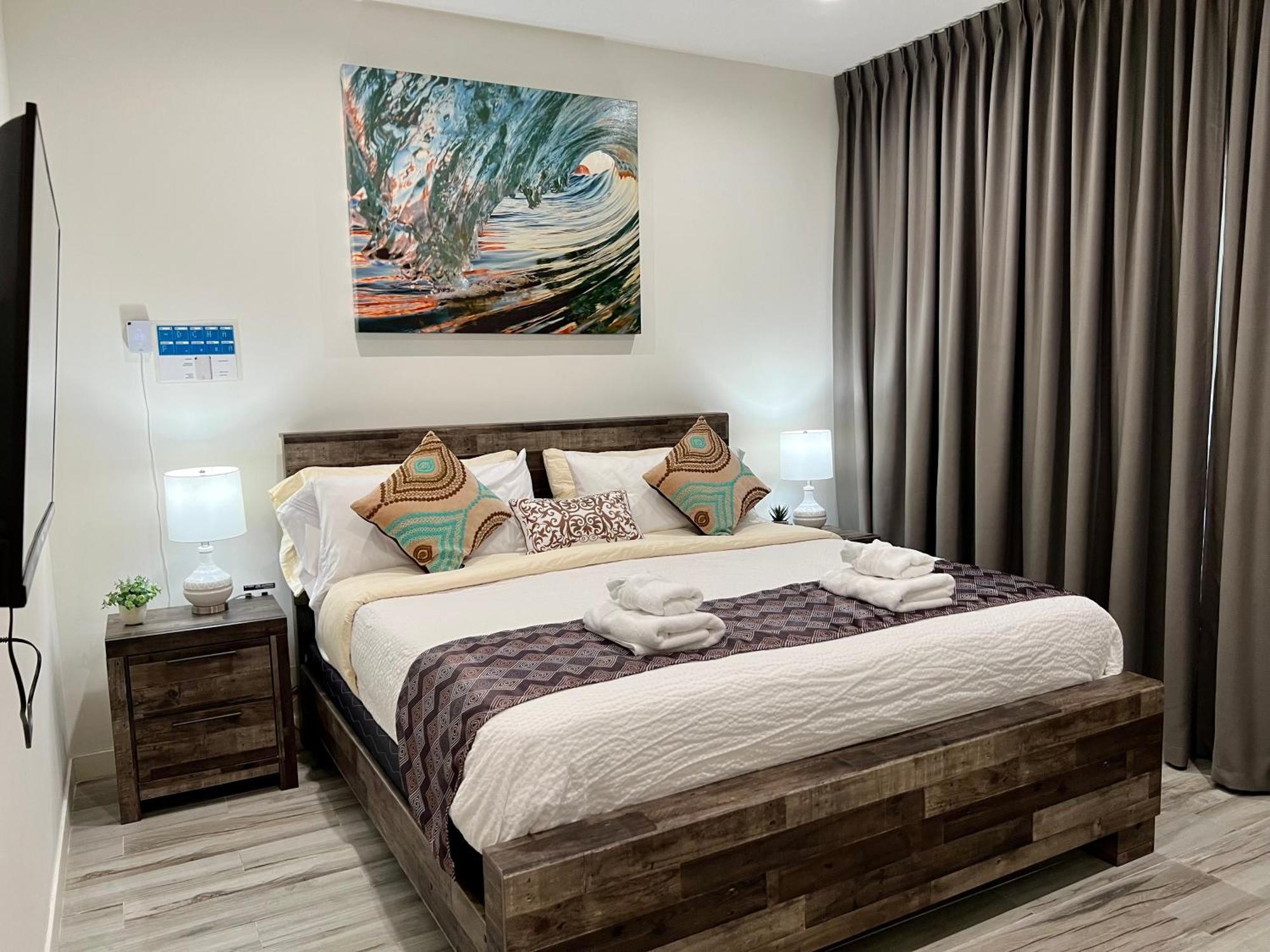 The Cove - Condo Hotel - Palm Beach Strip 객실 사진