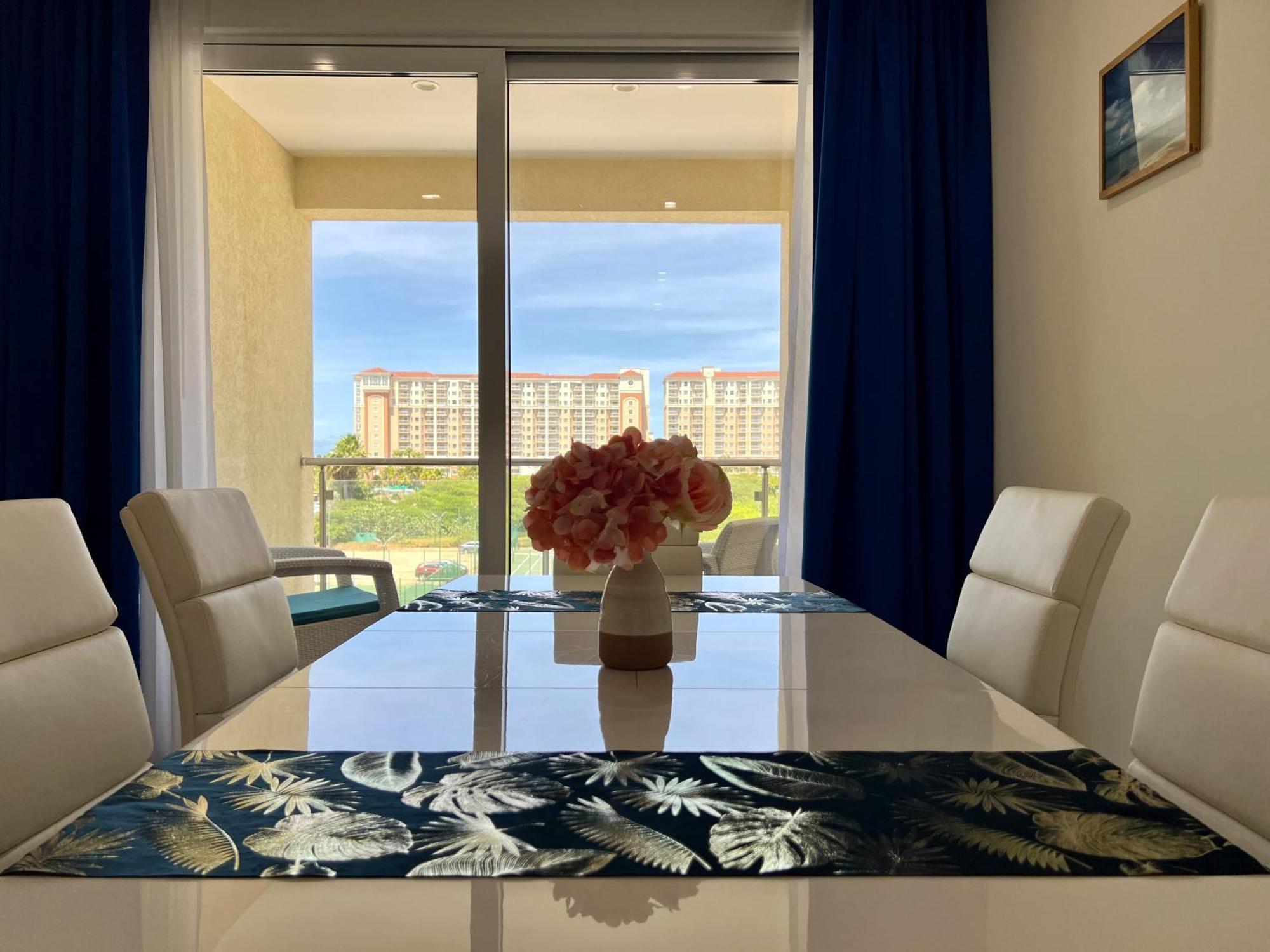 The Cove - Condo Hotel - Palm Beach Strip 외부 사진